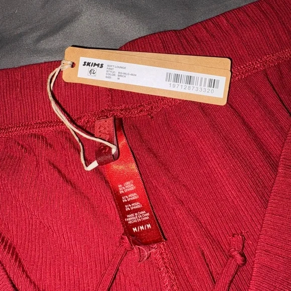 ♥️ NTW Skims Brick Red Soft Lounge Pants - Picture 4 of 4